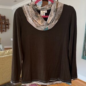 Long Sleeve Top with Patterned Collar